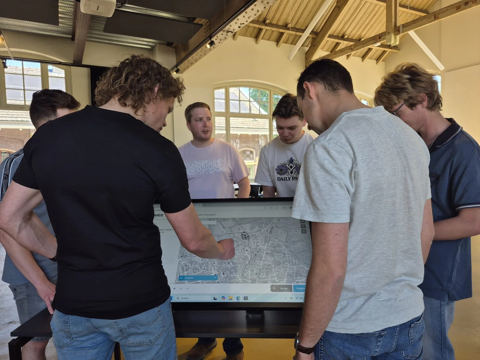 TouchTable in gebruik tijdens een educatieve workshop