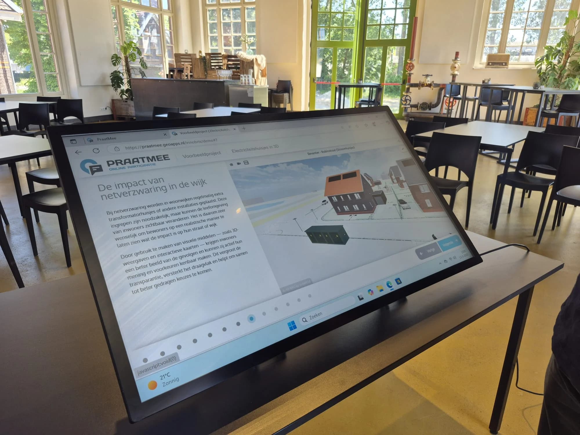 Draagbare TouchTable Go ingeklapt
