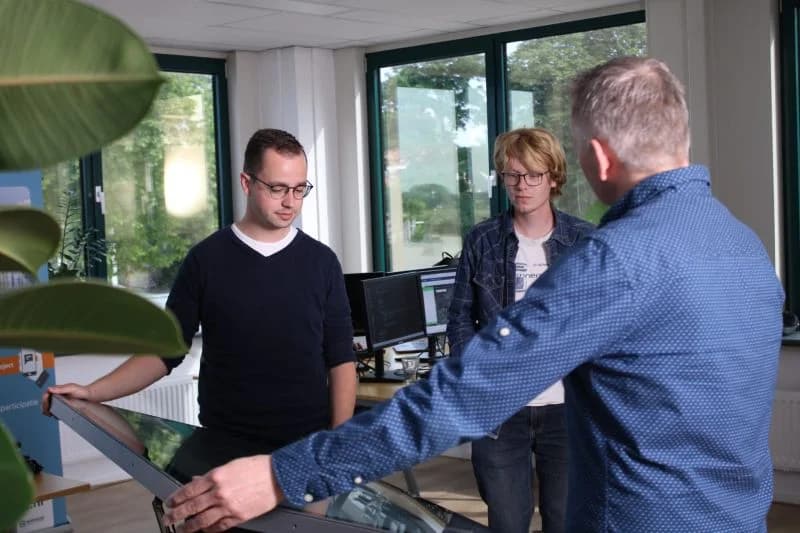 TouchTable Standard in een moderne kantooromgeving